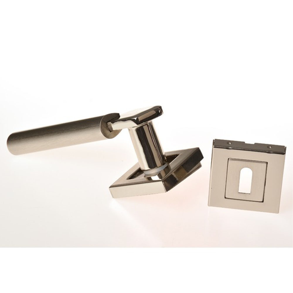 LİNDA ÇELİK KAPI KOLU KARE LÜX SAĞ ROZETLİ ALÜMİNYUM